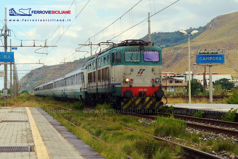 InterCity 723 in transito a Campora