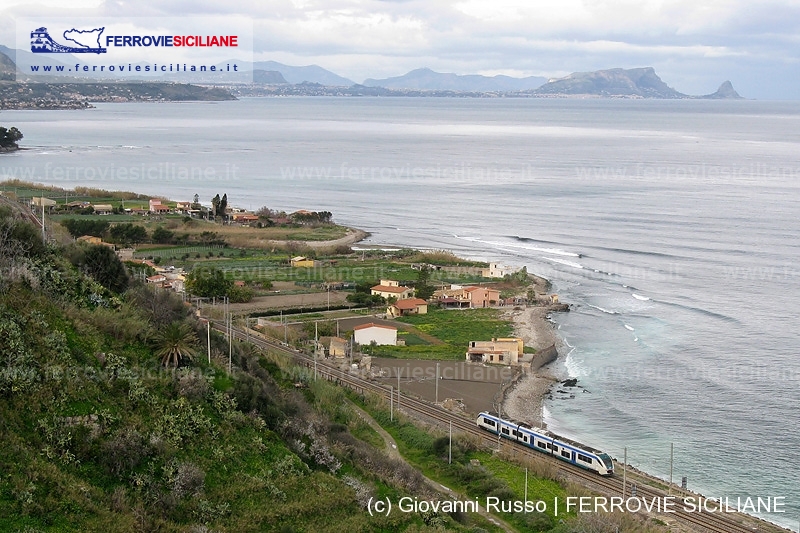 Vista della ferrovia dal belvedere di Termini Imerese