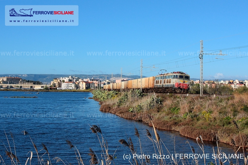 La ferrovia tra le saline di Augusta