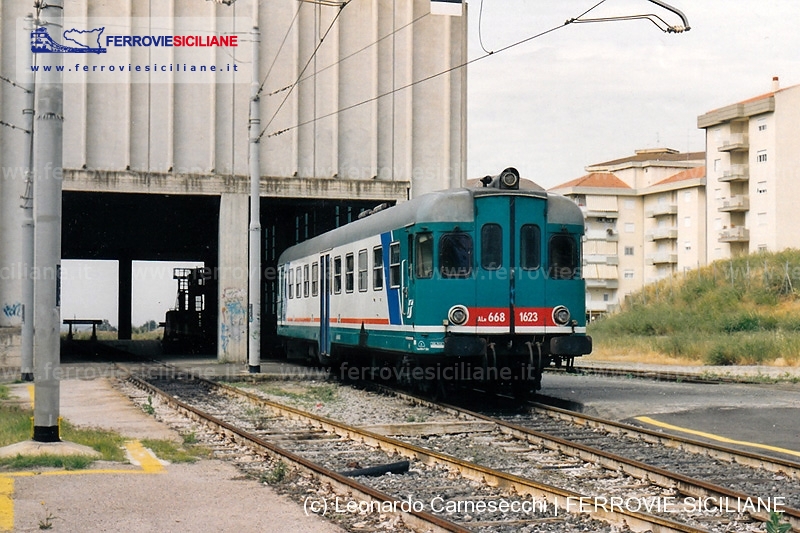 Dalla rimessa ai binari di Caltanissetta Centrale