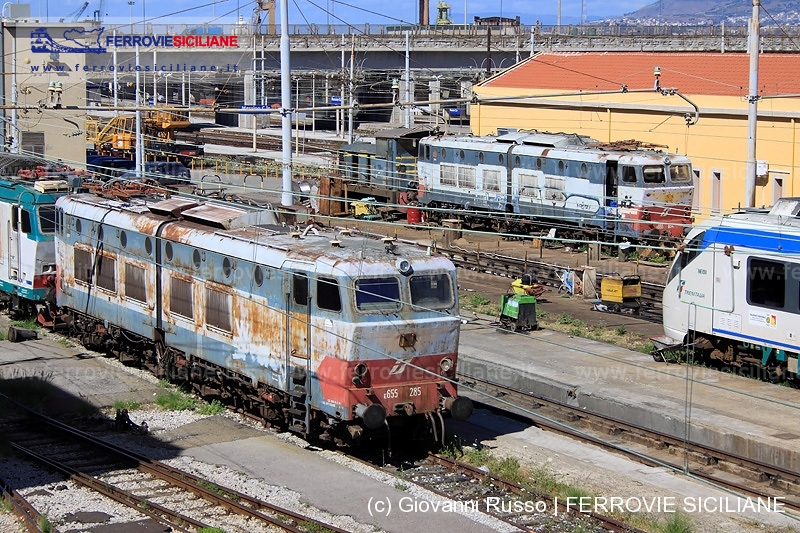 Locomotive accantonate nel deposito di Messina