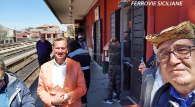 20190508-Michael-Portillo-di-Trans-Europe-Express-sulla-Ferrovia-Circumetnea-FN